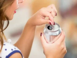 yang Berbahaya”Waspada! Pewarna Buatan yang Berbahaya, Makanan Asal Amerika Ini Dilarang di Seluruh Dunia”